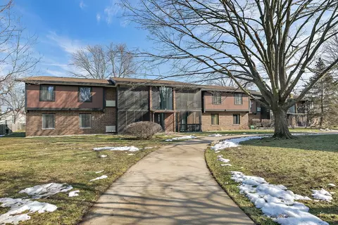 4604 W Northfox Ln #1, Mchenry, IL 60050