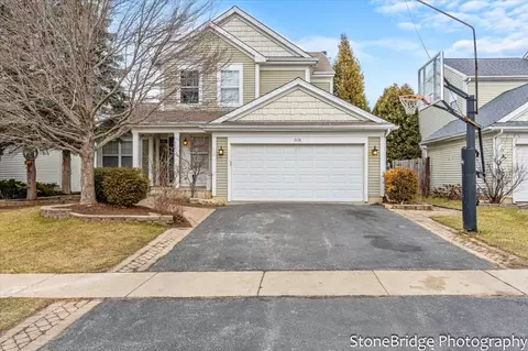 2120 Red Oak Dr, Round Lake, IL 60073