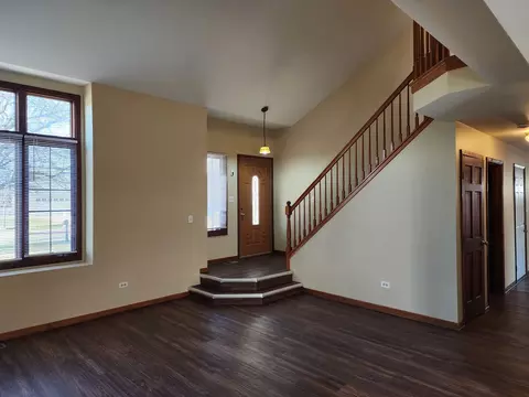Living - 13353 Round Barn Rd, Plainfield, IL 60544 photo 2 of 4
