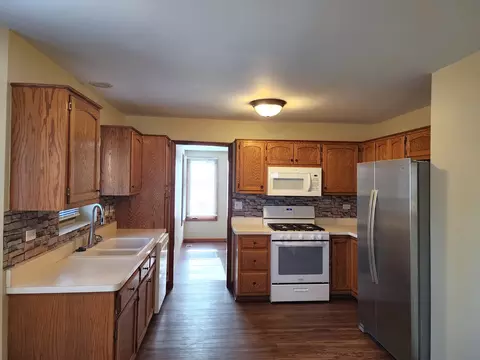 Kitchen - 13353 Round Barn Rd, Plainfield, IL 60544 photo 1 of 3