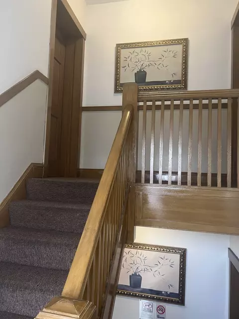 Entry Way - 5510 W Barry Ave #2, Chicago, IL 60641 photo 1 of 2