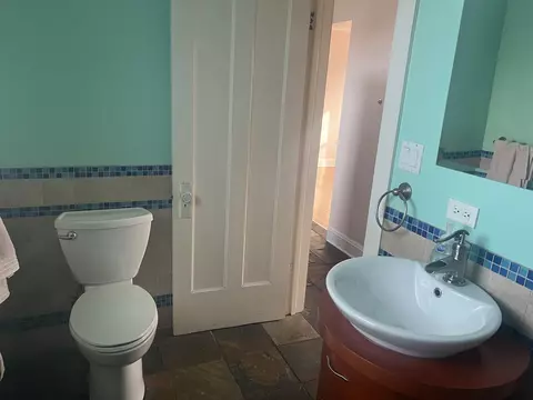 Bath - 5510 W Barry Ave #2, Chicago, IL 60641 photo 2 of 2