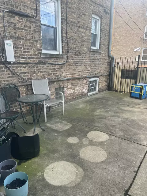 Exterior - 5510 W Barry Ave #2, Chicago, IL 60641 photo 3 of 3