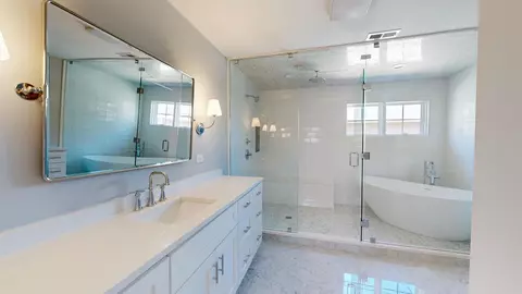 Bath - 308 N Myrtle Ave, Elmhurst, IL 60126 photo 4 of 9