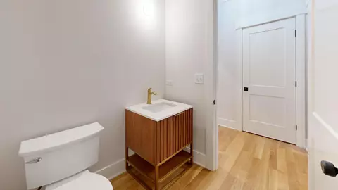 Bath - 308 N Myrtle Ave, Elmhurst, IL 60126 photo 7 of 9