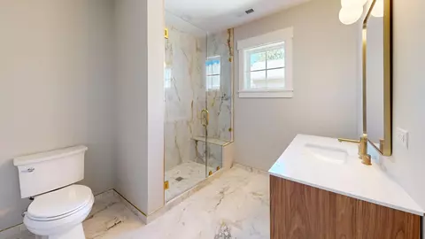 Bath - 308 N Myrtle Ave, Elmhurst, IL 60126 photo 8 of 9