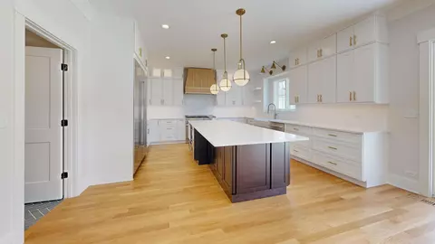 Kitchen - 308 N Myrtle Ave, Elmhurst, IL 60126 photo 2 of 3