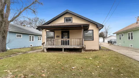 2213 Auburn St, Rockford, IL 61103
