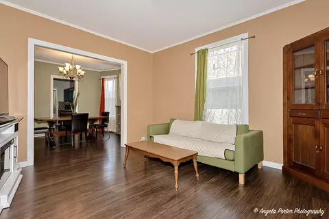 467 Regent St, Elgin, IL 60120 photo 4