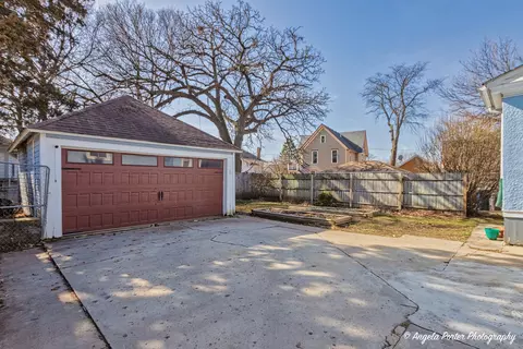 467 Regent St, Elgin, IL 60120 photo 28