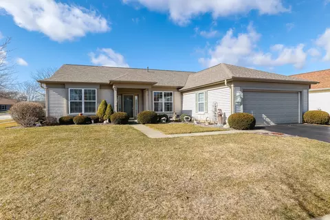 11909 Chatfield Xing, Huntley, IL 60142