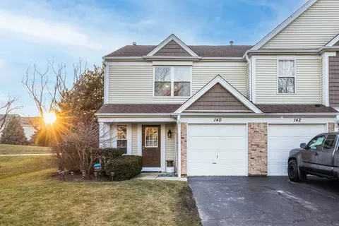 140 N Oltendorf Rd, Streamwood, IL 60107