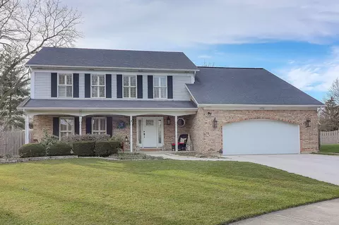 1075 N Stone Ct, Naperville, IL 60563