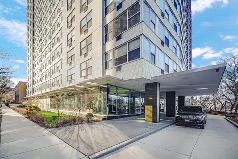 3900 N Lake Shore Dr #3H, Chicago, IL 60613