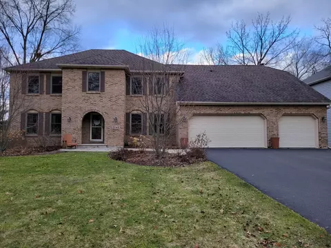 2246 Lotus Ct, Naperville, IL 60565