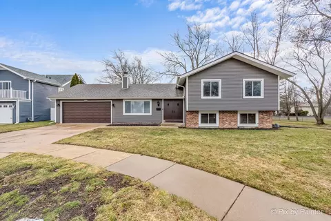 1232 Nashua Ln, Hanover Park, IL 60133