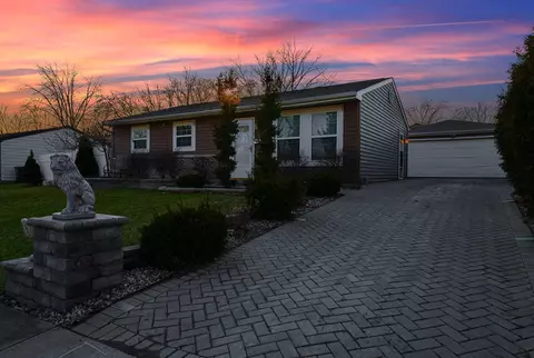 17153 Apple Tree Dr, Country Club Hills, IL 60478