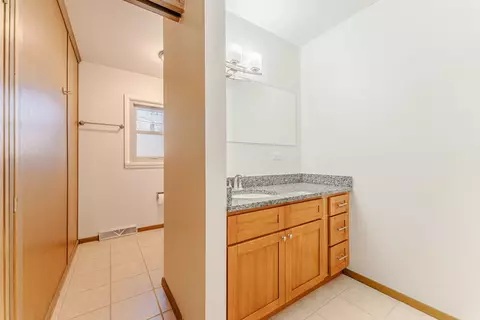 Bath - 12 Apache Dr, Thornton, IL 60476 photo 1 of 3