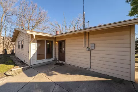 Exterior - 12 Apache Dr, Thornton, IL 60476 photo 4 of 10