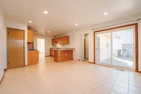 Kitchen - 12 Apache Dr, Thornton, IL 60476 photo 5 of 5