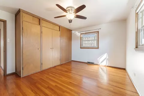 Bedroom - 12 Apache Dr, Thornton, IL 60476 photo 2 of 4