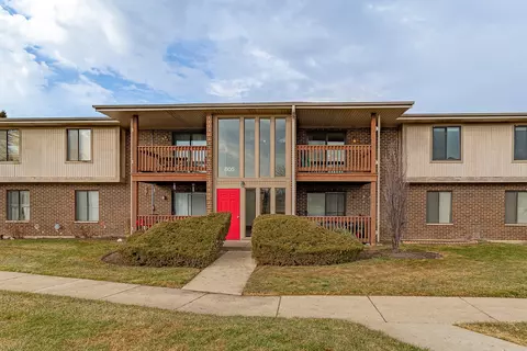 805 Garden Cir #6, Streamwood, IL 60107
