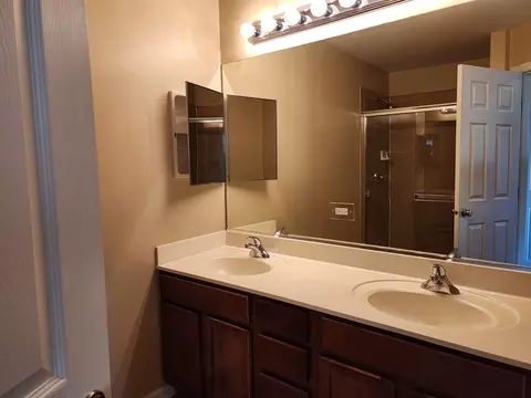 Bath - 14516 Thomas Jefferson Dr #-, Plainfield, IL 60544 photo 1 of 2