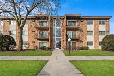 9720 S Karlov Ave #301, Oak Lawn, IL 60453