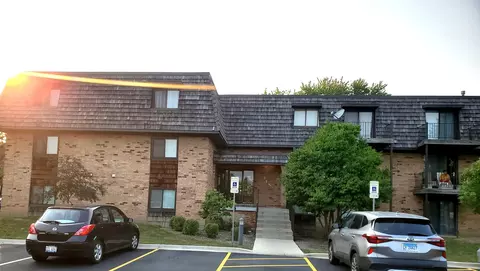 10 Oak Creek Dr #1016, Buffalo Grove, IL 60089