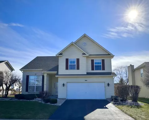 944 Asbury Dr, Aurora, IL 60502