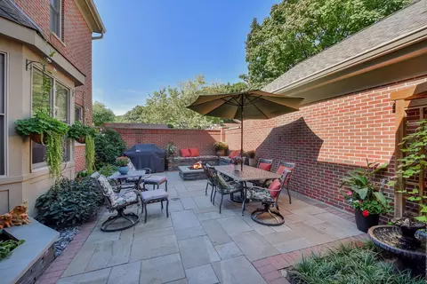 416 Brantley Pl, Wheaton, IL 60187 photo 4