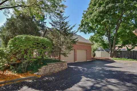 416 Brantley Pl, Wheaton, IL 60187 photo 9