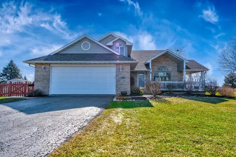 Exterior - 1005 Ember Ln, Spring Grove, IL 60081 photo 2 of 8
