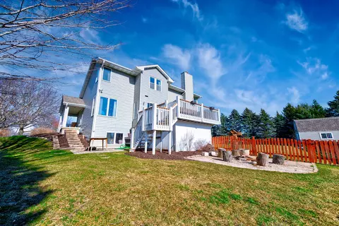 Exterior - 1005 Ember Ln, Spring Grove, IL 60081 photo 6 of 8