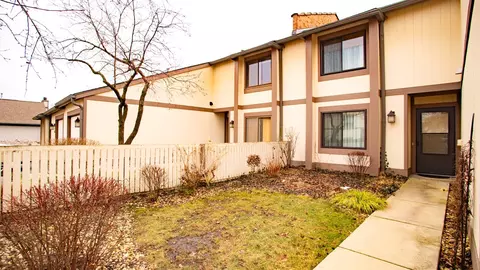 2538 Yarrow Ln, Rolling Meadows, IL 60008
