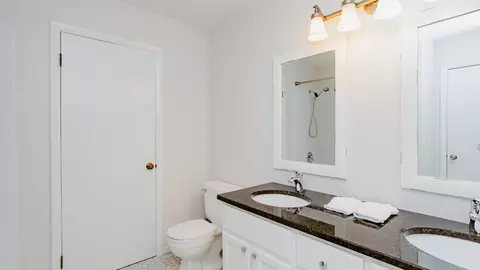 Bath - 2538 Yarrow Ln, Rolling Meadows, IL 60008 photo 1 of 3