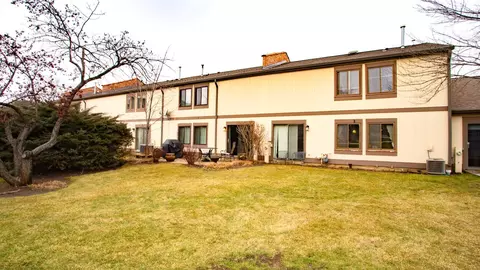 Exterior - 2538 Yarrow Ln, Rolling Meadows, IL 60008 photo 2 of 2