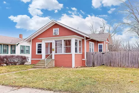 2711 Elizabeth Ave, Zion, IL 60099