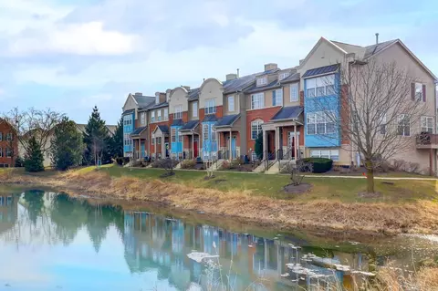 358 Station Park Cir, Grayslake, IL 60030