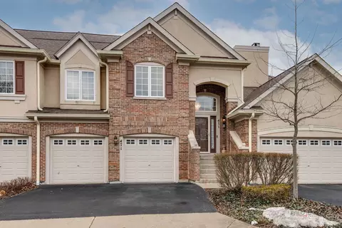 471 Harvey Lake Dr, Vernon Hills, IL 60061
