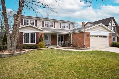 2533 N Hickory Ln, Arlington Heights, IL 60004