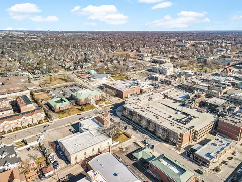 View/Area - 111 N Wheaton Ave #308, Wheaton, IL 60187 photo 4 of 6
