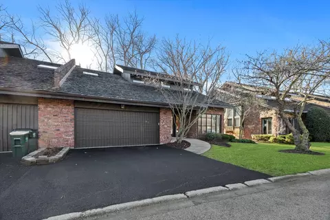 37 Lucas Dr, Palos Hills, IL 60465