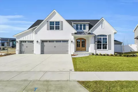 502 Lake Falls Blvd, Savoy, IL 61874