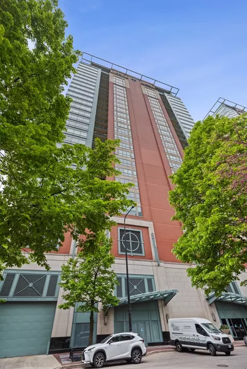 445 E North Water St #1002, Chicago, IL 60611