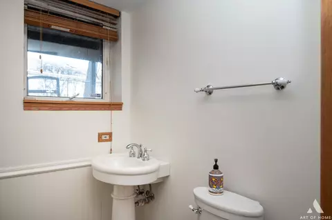 Bath - 620 Daisy Ln, Roselle, IL 60172 photo 4 of 4