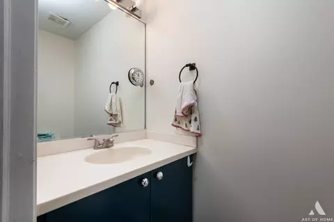 Bath - 620 Daisy Ln, Roselle, IL 60172 photo 3 of 4