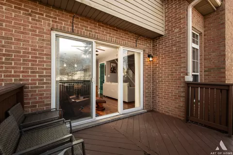 Exterior - 620 Daisy Ln, Roselle, IL 60172 photo 6 of 8