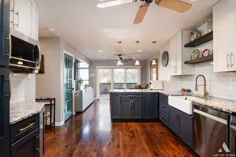 Kitchen - 620 Daisy Ln, Roselle, IL 60172 photo 3 of 7