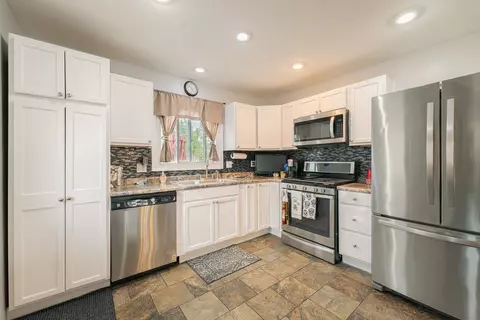 Kitchen - 7738 W 81st St, Bridgeview, IL 60455 photo 2 of 4